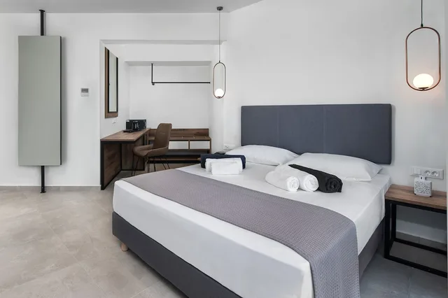 غرفة ديلوكس بسرير مزدوج بإطلالة على البحر، Atalanti Boutique Hotel - Adults Only 1/3