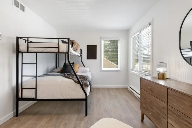 Green, King Bed, 2 Bunk Beds, Trundle Bed, Sofa، The Lodges At Blue Mountain Wintergreen Condos 6/10