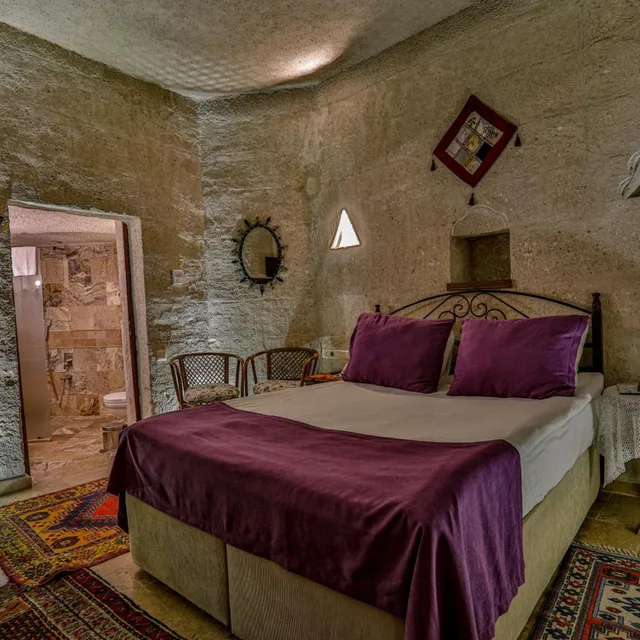 Cave, Double Bed، Hidden Cave 1/10