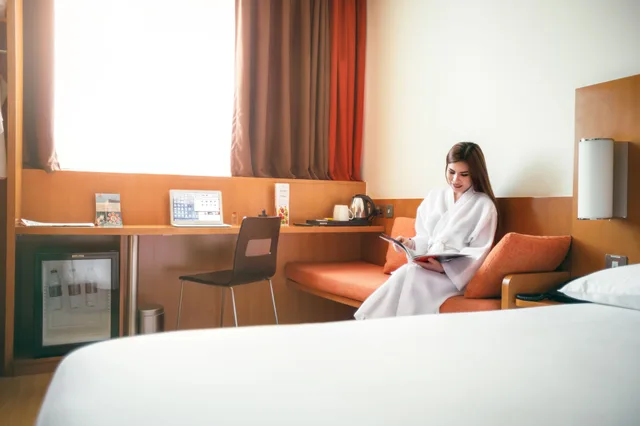 غرفة قياسية بسريرين منفصلين، Ibis Abu Dhabi Gate Hotel 8/10
