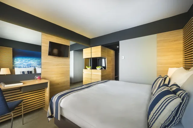 Superior, Single, Queen Bed, Sea View, Hotel Admiral 1/3