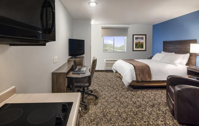 غرفة ديلوكس بسرير مزدوج، My Place Hotel-Ketchikan, AK 5/10