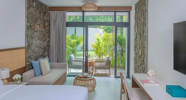 Superior Garden Terrace Room, Avani Plus Barbarons Seychelles Resort 1/2