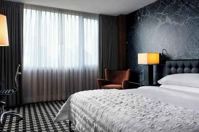 جناح بريميوم ركني بسرير كينج، Le Meridien Charlotte 3/6