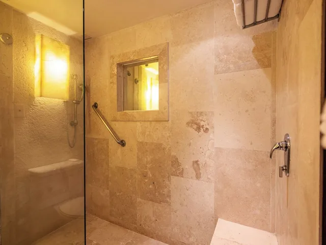 غرفة غراند ديلوكس بسرير كينج، Las Brisas Ixtapa 8/8