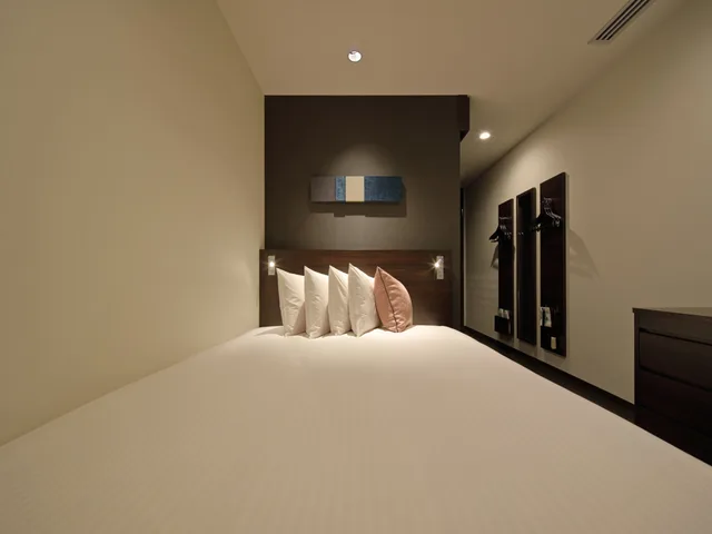 Room, Double Bed, Red Roof Inn And Suites Osaka Namba Nippombashi 6/10