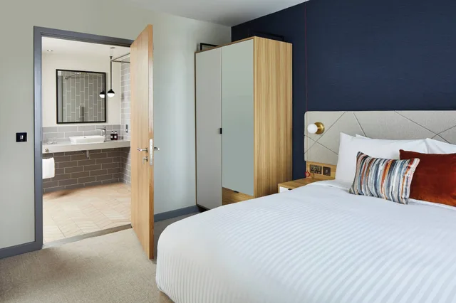 جناح عائلي بسرير كينج بغرفة نوم واحدة مع أريكة، Residence Inn Slough 3/6