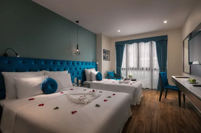 غرفة عائلية بسرير كوين وسرير فردي، Hanoi Legacy Hotel - Bat Su 2/4