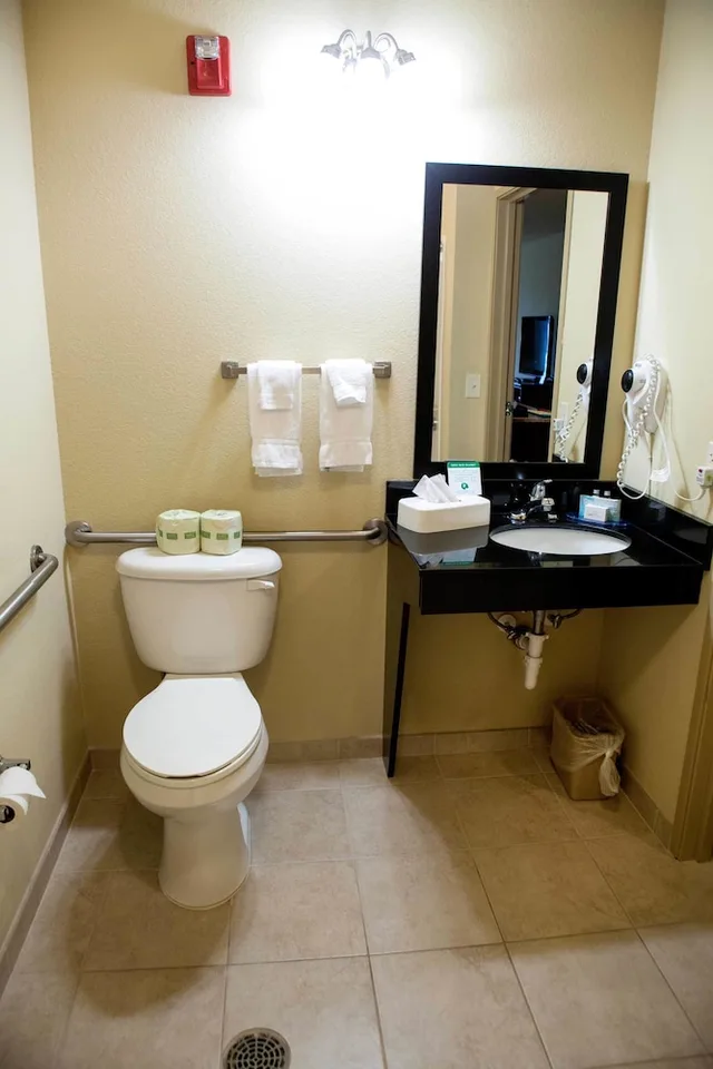 غرفة بسريرين كوين لذوي الإعاقة، Cobblestone Hotel Knoxville 7/12