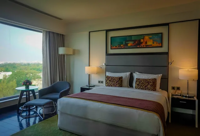 جناح بسرير كينج مع دخول الصالة، Crowne Plaza Pune City Centre 1/1