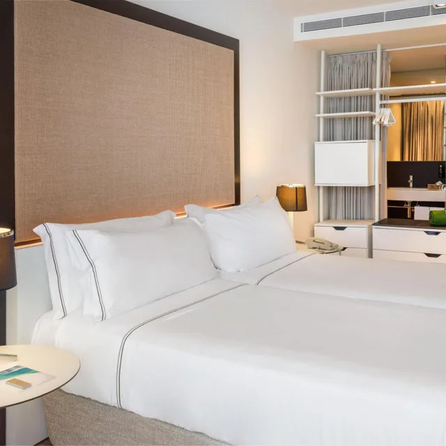 2 Bedrooms, the Level, Suite، Melia South Beach 5/10