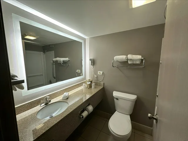 غرفة سوبيريور بسرير كوين، Red Roof Inn Gurnee Waukegan 2/3