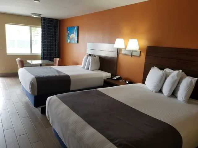 غرفة قياسية بسريرين كوين، Captain Apos S Quarters Inn 4/7