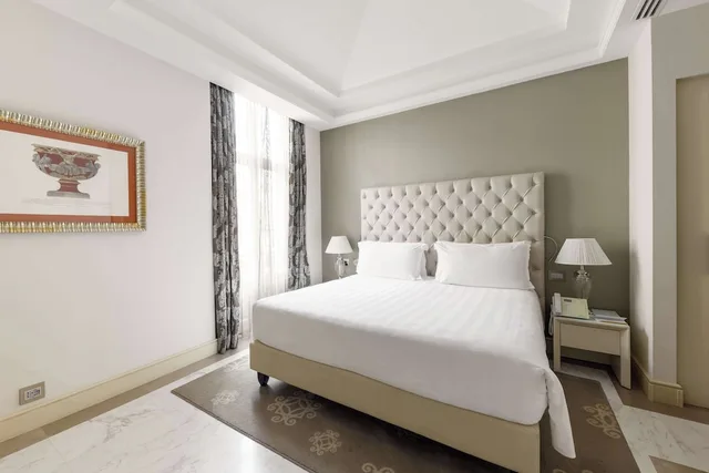 Augusto, Suite, King Bed، Aleph Rome Hotel Curio Collection by Hilton 1/10