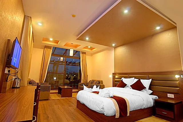 غرفة ديلوكس بسرير كينج بإطلالة على الجبل، The Address Kathmandu Hotel Pvt.Ltd 1/9
