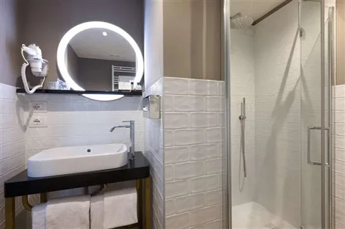 غرفة ديلوكس بسرير مزدوج أو سريرين منفصلين، Best Western Hotel Tritone 2/2