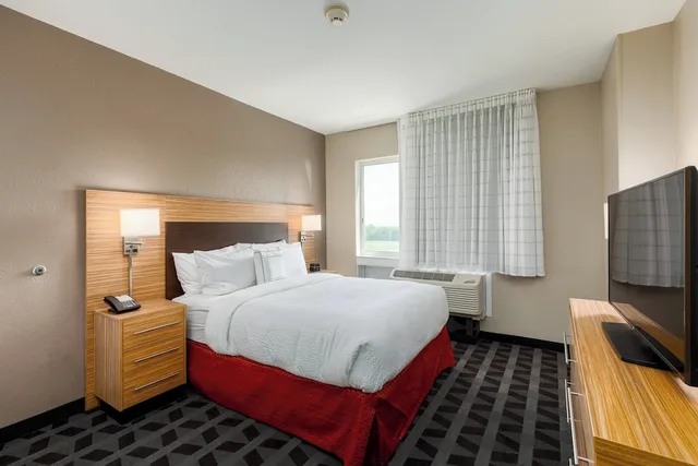 جناح بسرير كوين بغرفة نوم واحدة مع أريكة، TownePlace Suites by Marriott Owensboro 1/3
