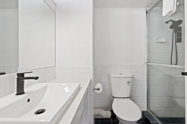 شقة بسرير كينج وسريرين منفصلين وسرير كوين بإطلالة على المسبح بـ3 غرف نوم، Seaview Resort 5/8