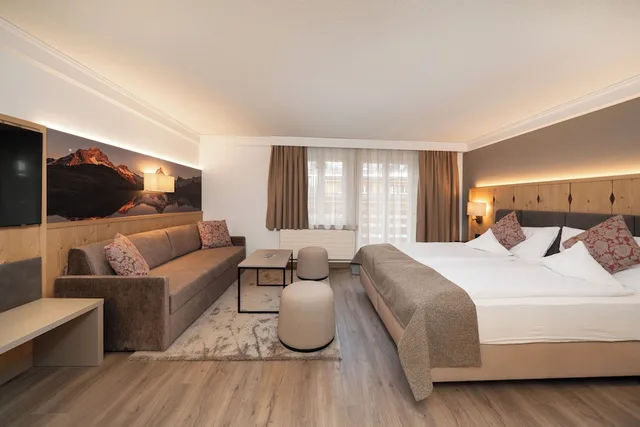 غرفة قياسية ثلاثية بسرير كينج مع أريكة، Grindelwalderhof 3/10