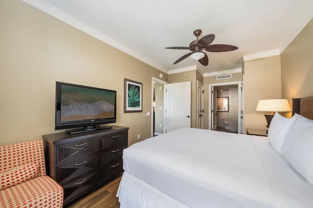 جناح بسريرين كينج بغرفتي نوم بإطلالة جزئية على البحر مع أريكة، OUTRIGGER Honua Kai Resort & Spa 6/10