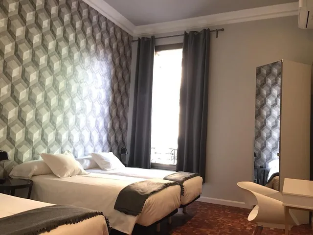 Room, Triple, External Bathroom، Hip Karma Hostel Shared Rooms 1/2