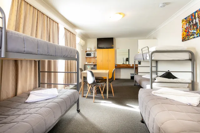 Deluxe, Family, 1 Double and 3 Single Beds، Hunter Valley Motel 4/6
