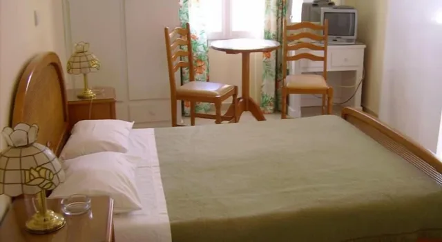 1 Bedroom, Blue, Apartment, Double Bed, Sea View, Sofa، Sea Colours 1/2