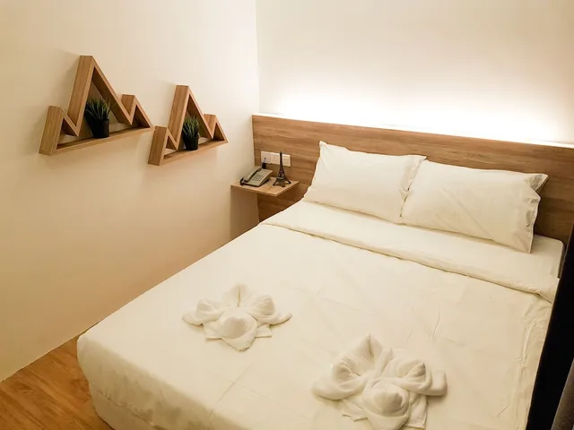 Standard, Queen Bed, Rica Hotel Usj 1/2