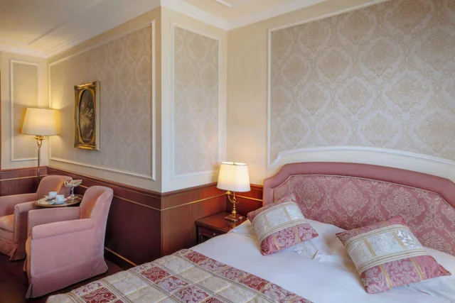 Classic, Double Bed, Pool or Lake View، Grand Hotel Dino 1/4