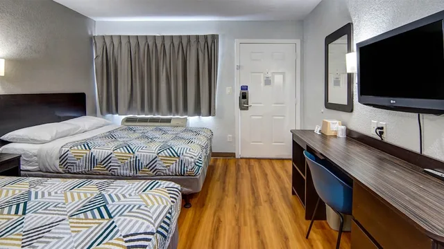 غرفة قياسية بسريرين مزدوجين، Motel6 Longview, TX 2/6