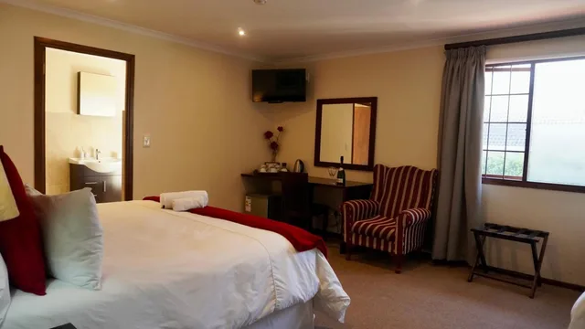 غرفة ديلوكس بسرير مزدوج أو سريرين منفصلين، Sundown Manor Guest House 6/10