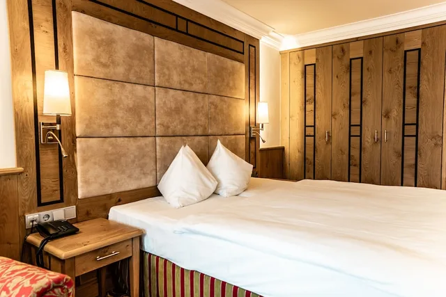Room, Triple, 1 Queen and 1 Single Bed, Hubertushof 1/3