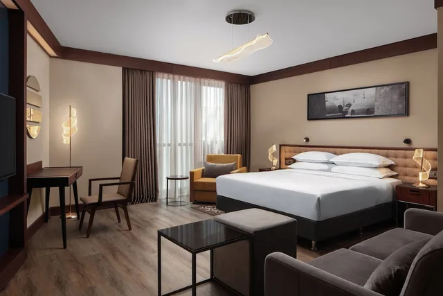 غرفة بريميوم بسرير كينج مع أريكة، Sheraton Istanbul City Center 2/10