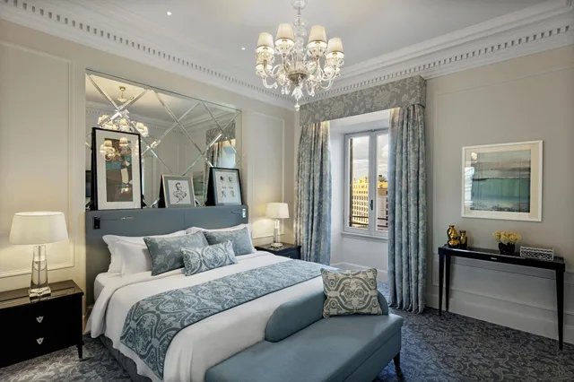 غرفة سوبيريور بسرير كينج، The St Regis Rome 1/9