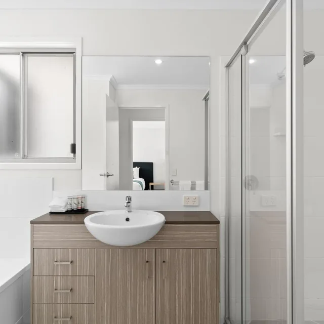 3 Bedrooms, Town House، Direct Hotels - Breeze on Brightwater 8/10