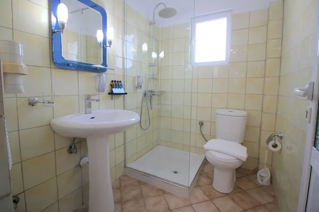 غرفة ديلوكس بسريرين منفصلين بشرفة، Hotel Oskar 8/8