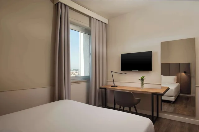 Superior, Double Bed, Xl، NH Napoli Panorama 7/8