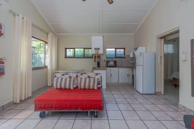 جناح عائلي بريميوم بسريرين منفصلين مع أريكة، Jessica's B&B 6/6