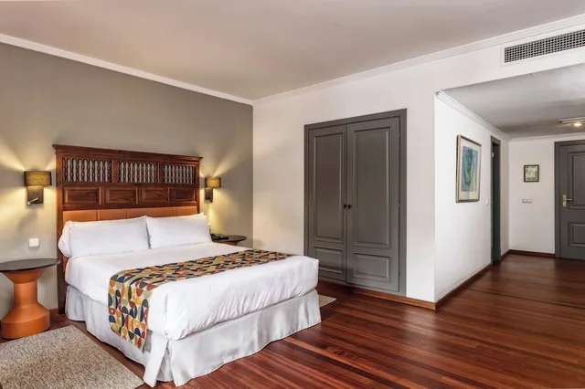 غرفة قياسية بسريرين منفصلين، Parador de La Palma 1/6