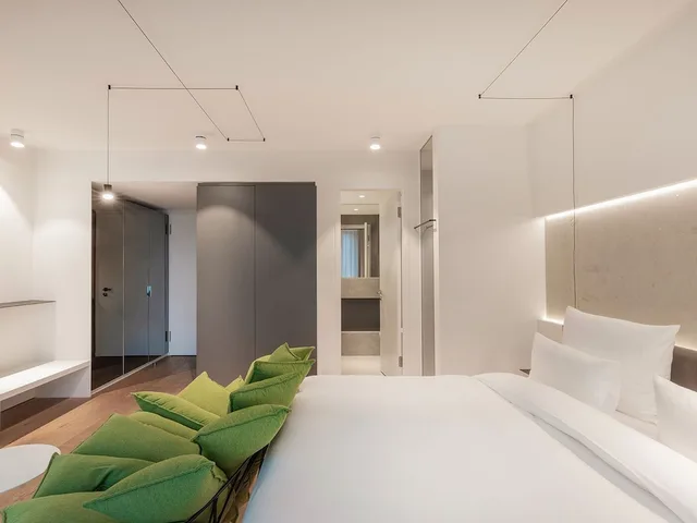 Lounge, Deluxe, King Bed, KPM Hotel and Residences 4/6