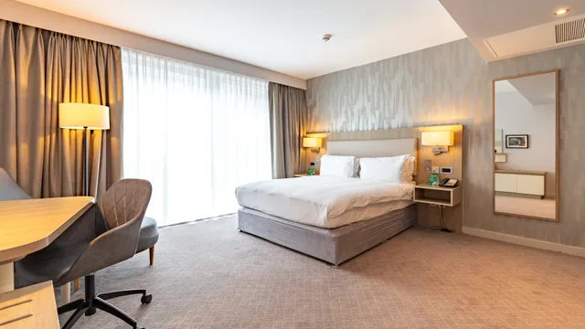 غرفة بسرير مزدوج لذوي الإعاقة، Holiday Inn Manchester - City Centre 2/6