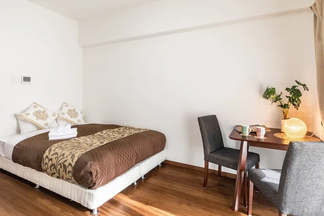 Standard, Double Bed, T Style 1/3