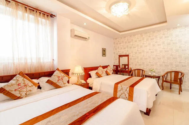 غرفة عائلية بسريرين كوين بإطلالة على المدينة، Romeliess Hotel 2/2