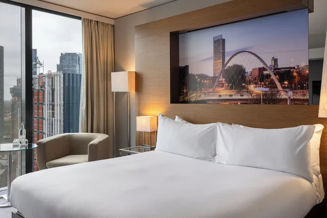غرفة كلاسيكية بسرير كوين بإطلالة على المدينة بحوض استحمام، The Manchester Deansgate Hotel 3/4