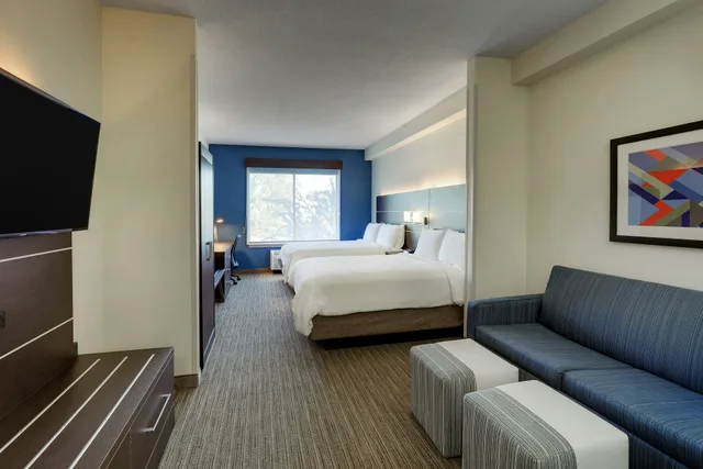 جناح بسريرين كوين مع أريكة، Holiday Inn Express Hotel And Suites Gadsden W Near Attalla 6/10