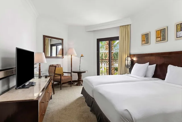 غرفة بسريرين منفصلين بإطلالة على النهر، Hilton Luxor Resort and Spa 3/14
