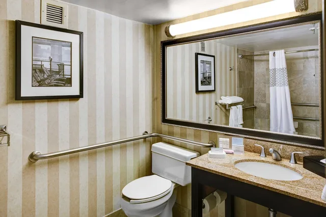 غرفة بسرير كوين لذوي الإعاقة، Wingate by Wyndham Baltimore BWI Airport 3/3