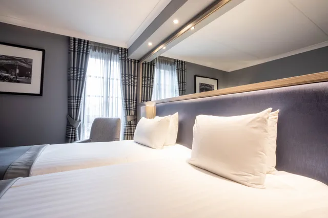 غرفة قياسية بسريرين منفصلين، Holiday Inn Glasgow City Centre Theatreland, an IHG Hotel 10/10