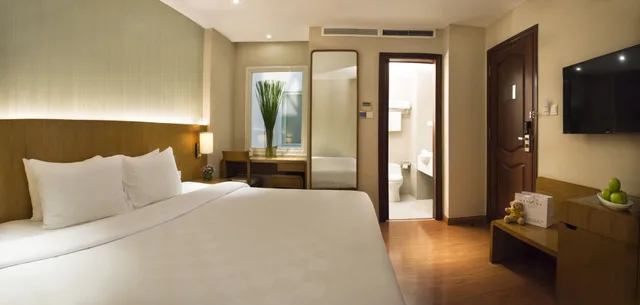 Cozy, Chic, Double Bed، Harmony Saigon Hotel And Spa 3/9