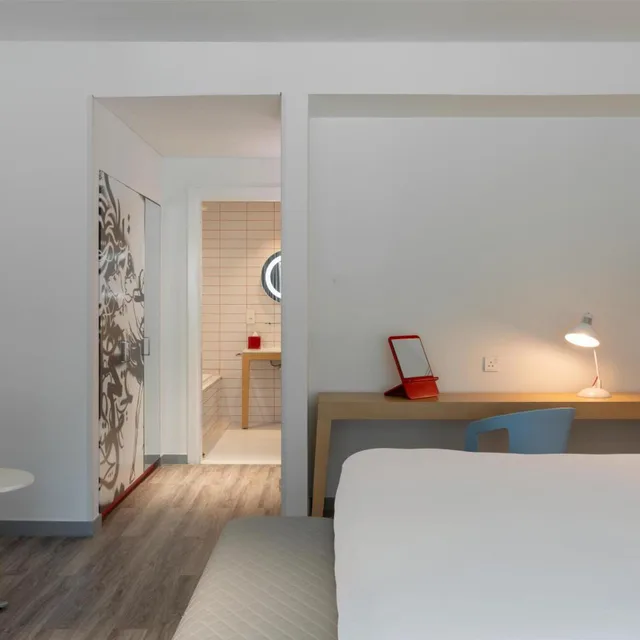 شقة بشرفة بغرفة نوم واحدة، Radisson Red Dubai Silicon Oasis 3/8